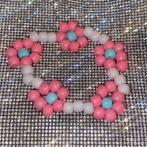 Elastic flower beaded bracelets